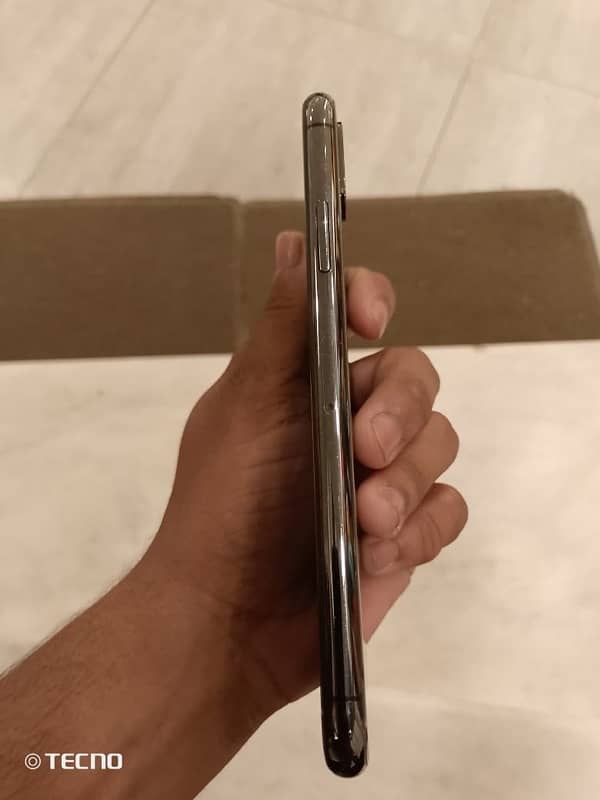 iphone x with box 3