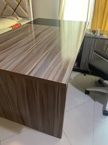 office table for urgent sale 1