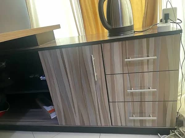 office table for urgent sale 6