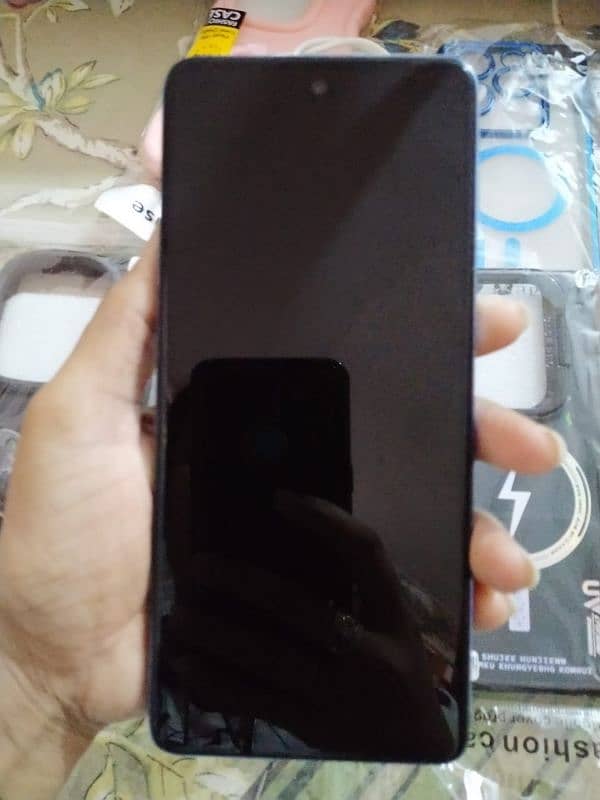 I Am selling my new phone Hot 40 pro 256 gb 16 Ram 0