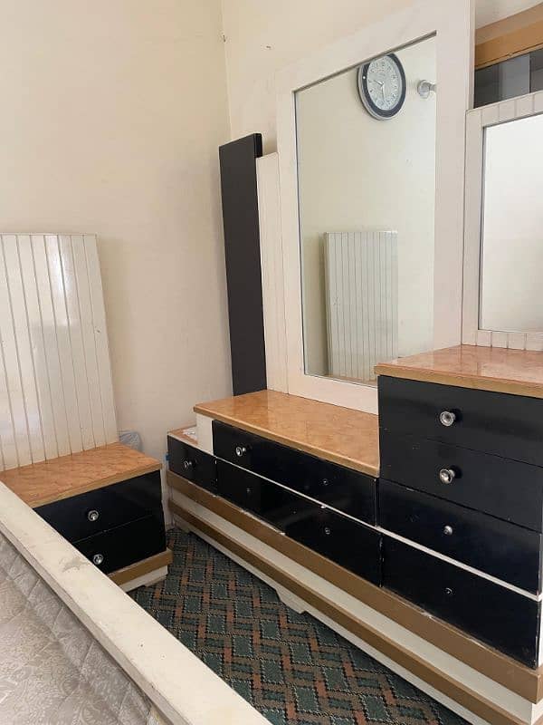 Double bed and singhar mez for sale 0