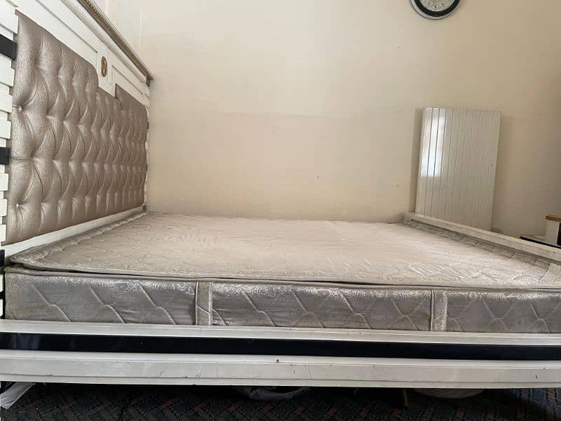 Double bed and singhar mez for sale 1