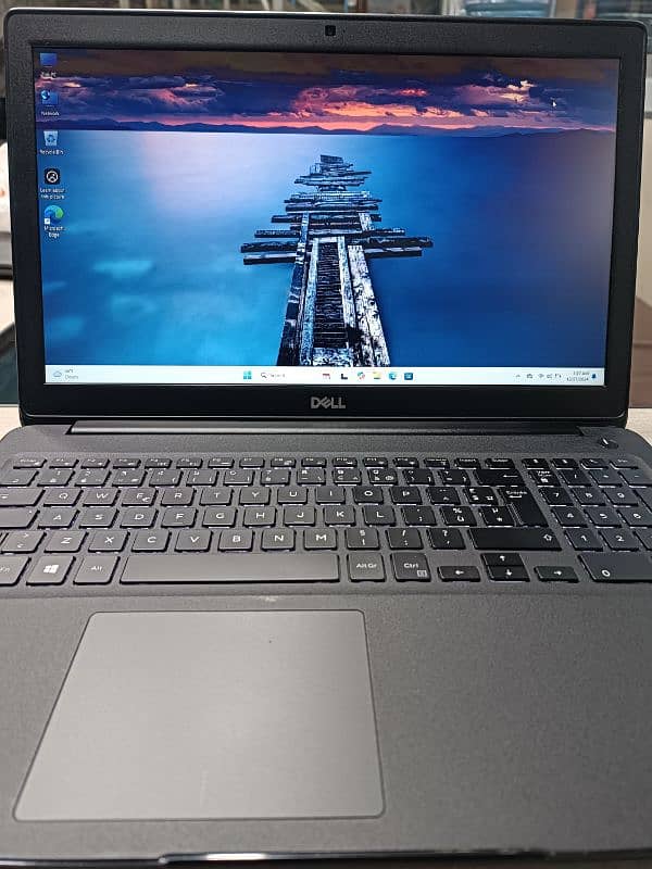 DELL Latitude 3500 0