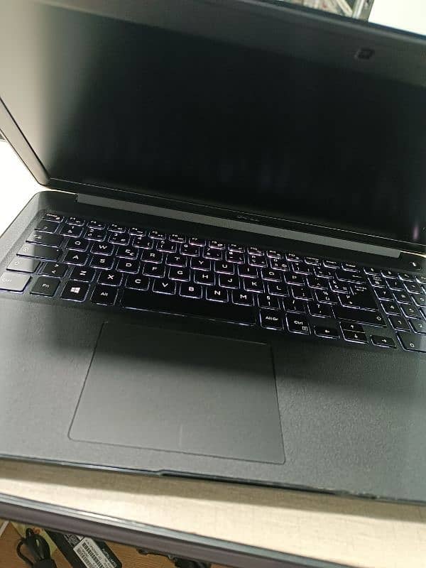 DELL Latitude 3500 2