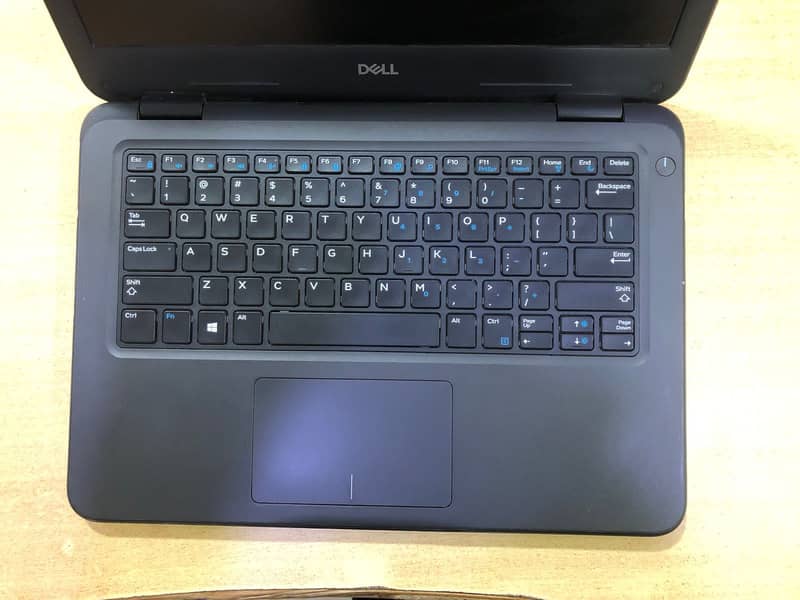 Dell latitude 3300 i3 7th generation 3