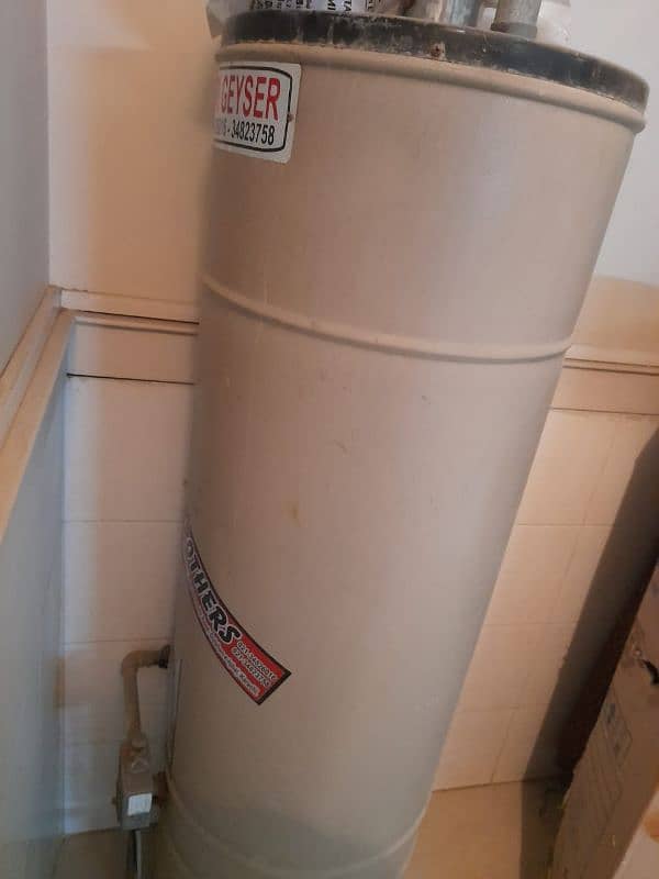 Good Condition Geyser for Sale 1