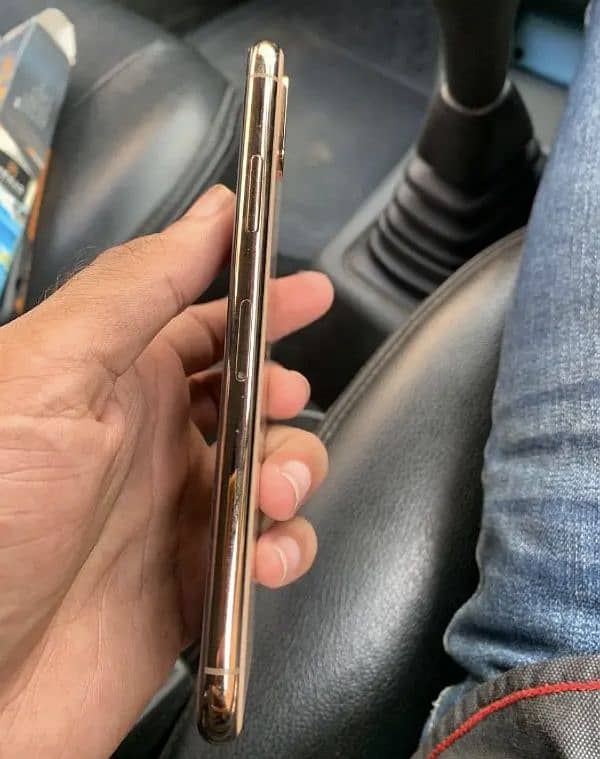 Iphone xs gold FU 2