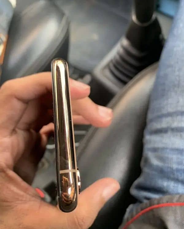 Iphone xs gold FU 3