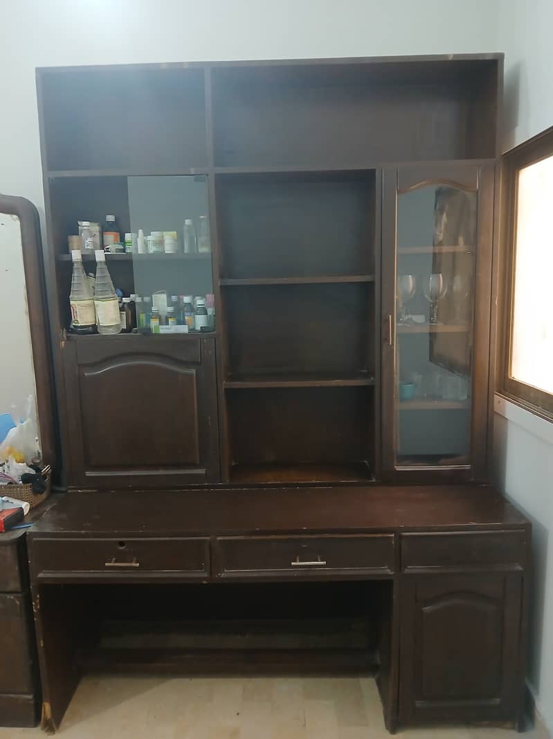 Modern design Big size divider in good condition 3