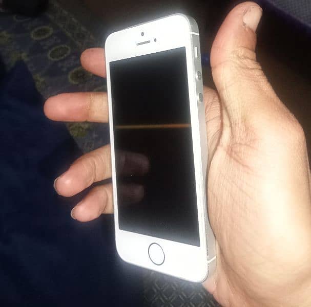 I phone 5s ka parts avlibal ha all parts panal ect  03226161548w& p n 4