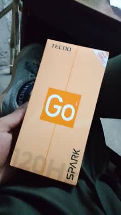 Spark go 1 4GB 64GB NEW