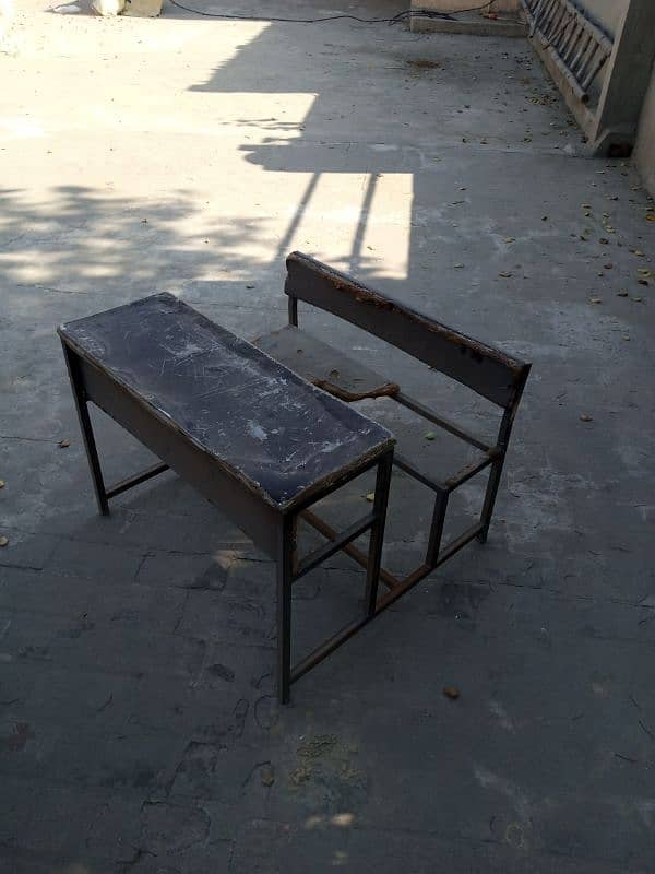 School Desks for sale 0