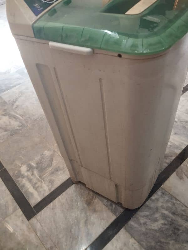 washing machine HMW 80-60 haier plastic body 6