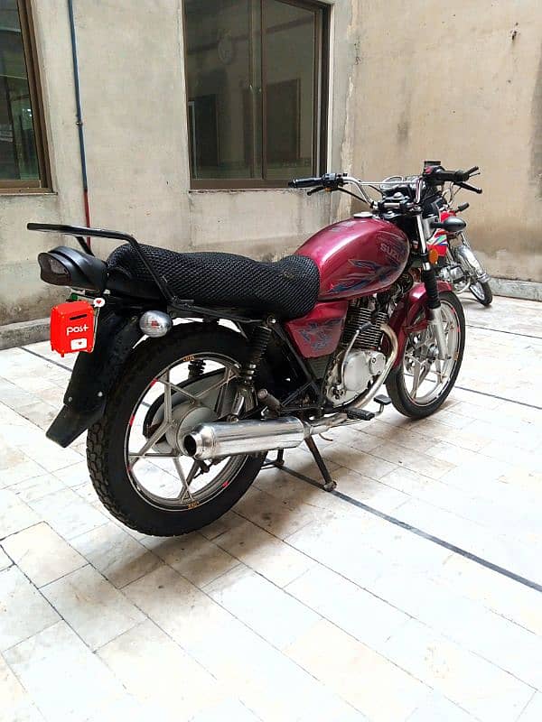 Suzuki GS 150 SE 2