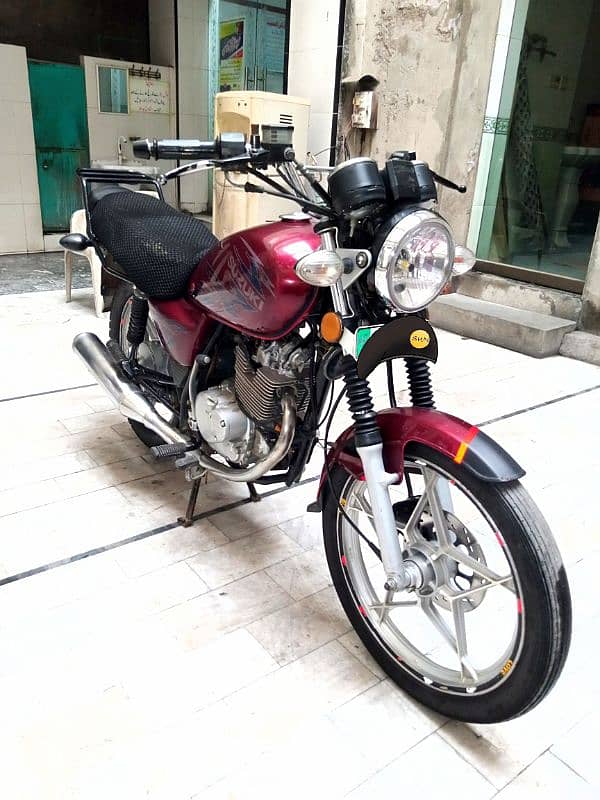 Suzuki GS 150 SE 4