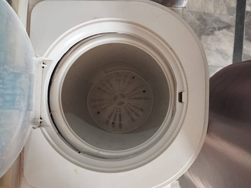 Haier spinner dryer 8kg good condition 5