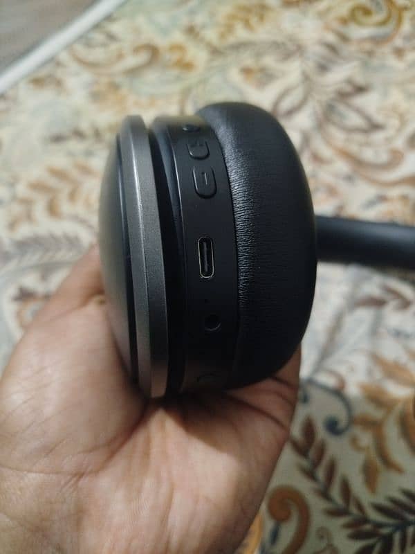 YOLO wireless Headphone 6