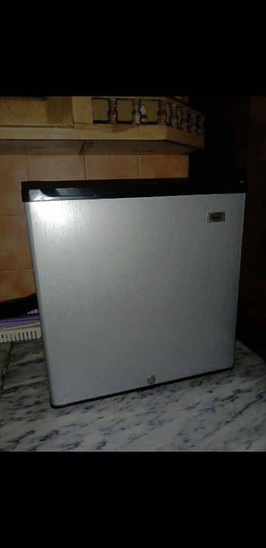 Haier Mini Fridge 0