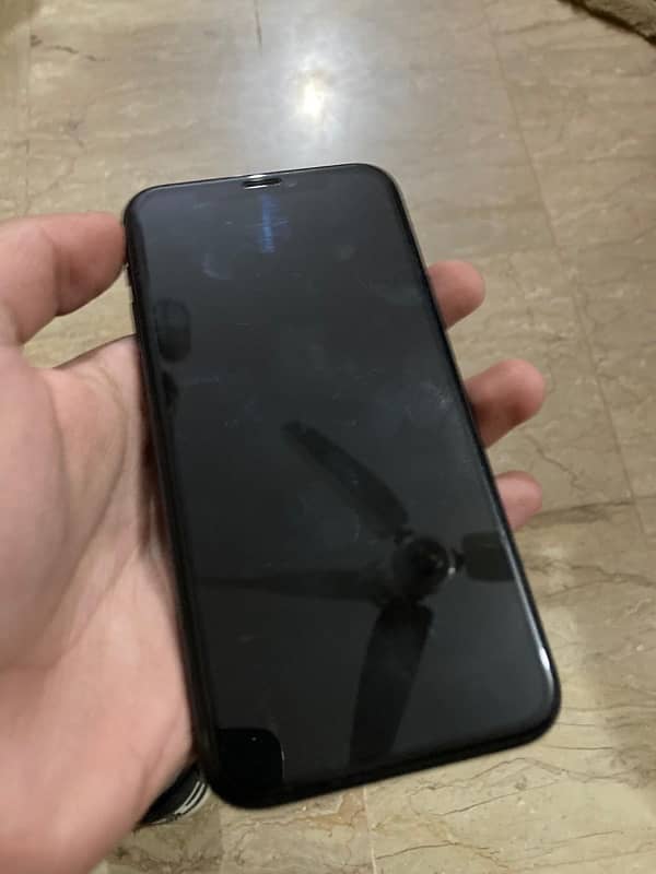 IPHONE 11 PRO 5