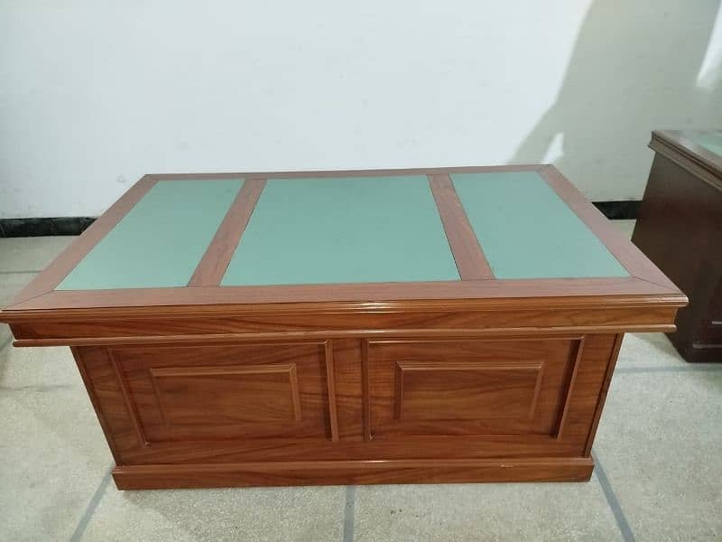 Office Executive Table at Low Price 3