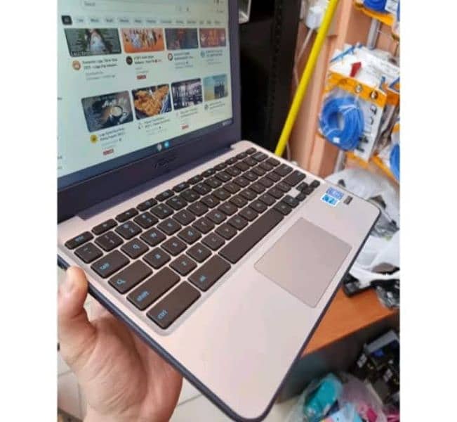 Asus c202S Chromebook Laptop available for discounted price 2