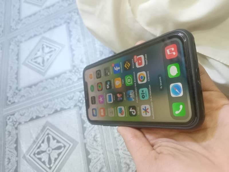 iPhone 11 64 gb vj ESIM on all okay 2