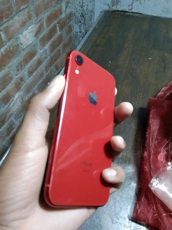 I phone xr ha 10 by 9 all ok ha wither pik ha 4