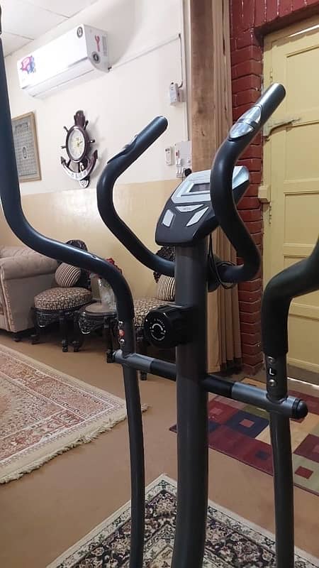 Elliptical trainer 1