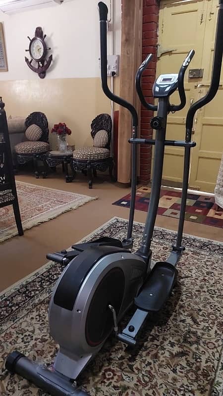 Elliptical trainer 4