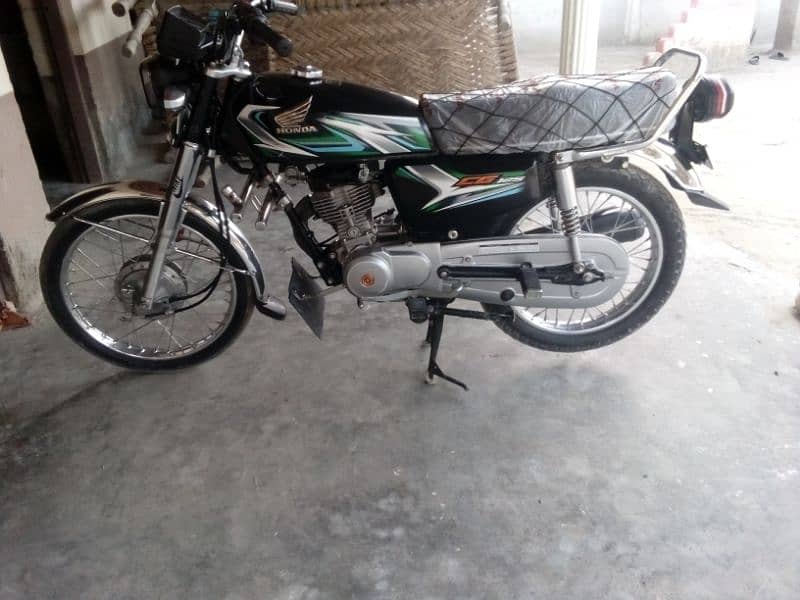 Honda 125.22/23 model all punjab number 7