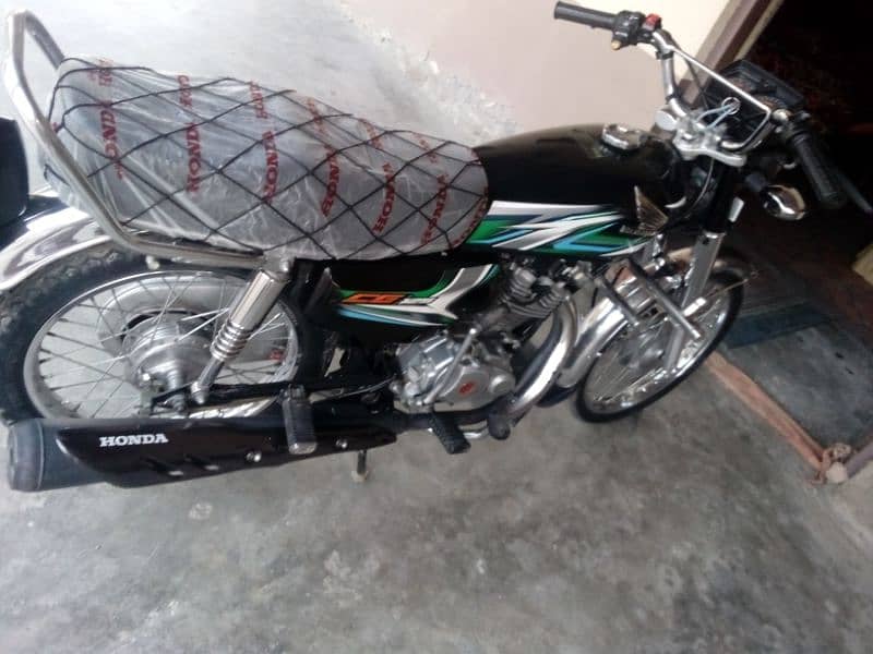 Honda 125.22/23 model all punjab number 8