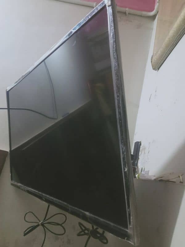 TCL 32" LED good condition 1