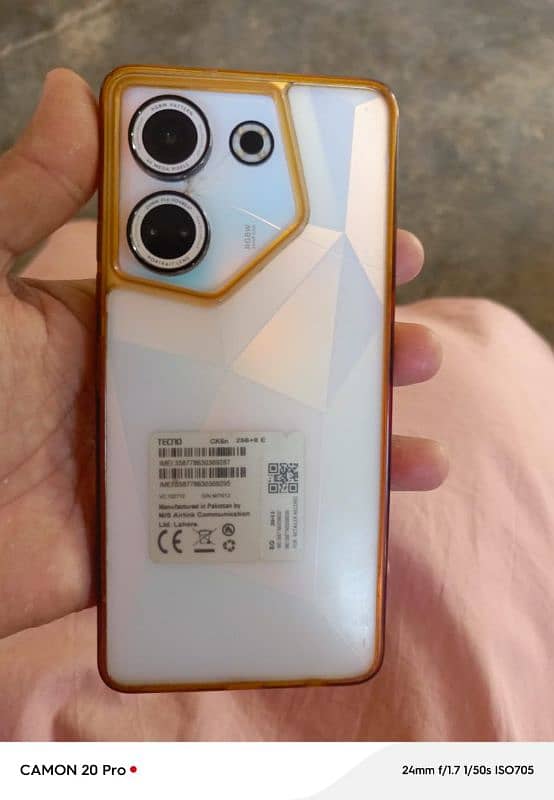 Techno camon 20 mobile he 8+8 Ram 256 memory he all okay he 0