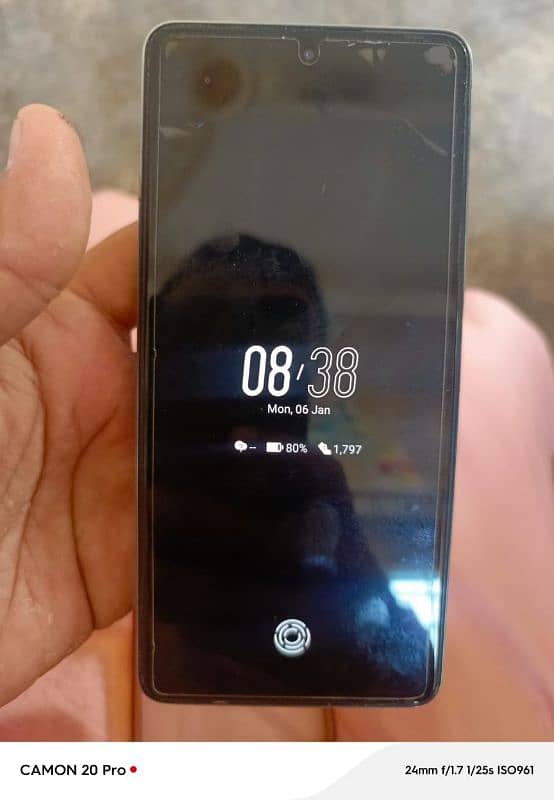 Techno camon 20 mobile he 8+8 Ram 256 memory he all okay he 1