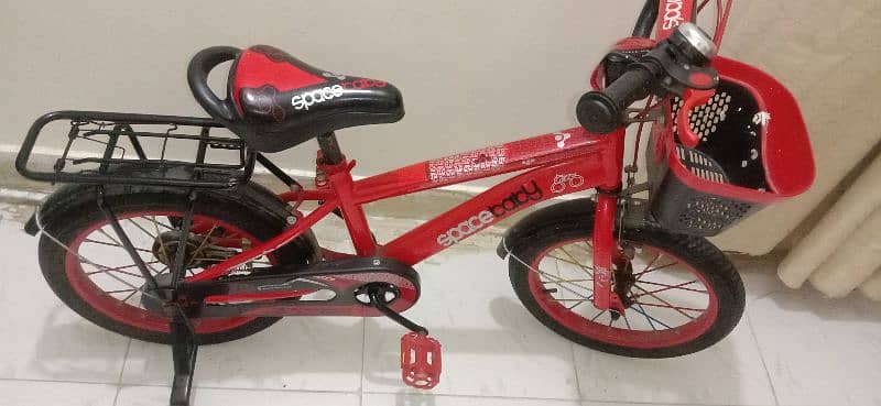 Bache Ki cycle red colour black colour new condition 1