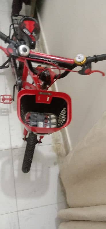 Bache Ki cycle red colour black colour new condition 2