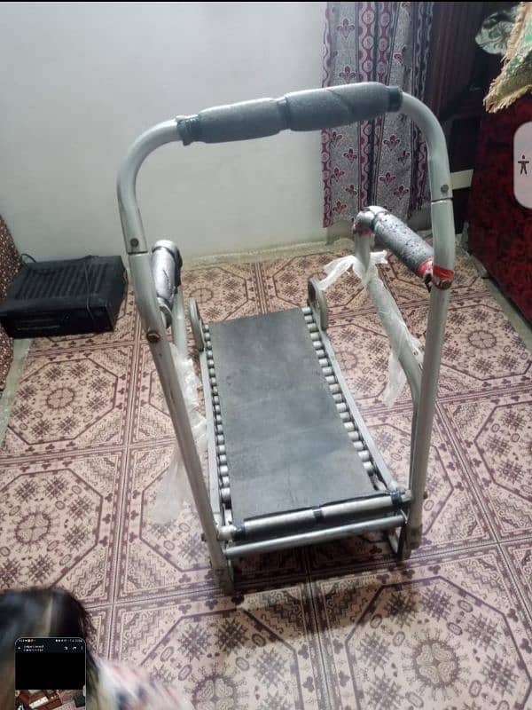 Manual treadmill for sale in good condition 1