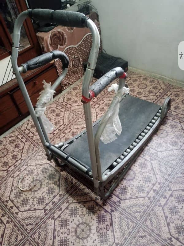 Manual treadmill for sale in good condition 2