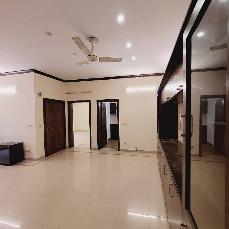 10 Marla House For Sale In Phase 4 Bahria Town Rwp 4