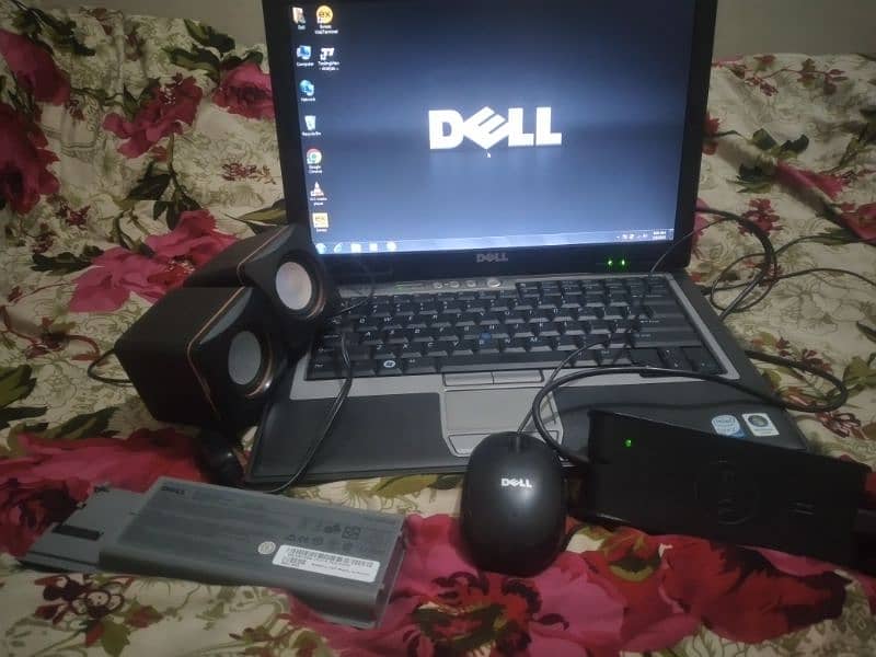 laptop ke sath 5 item free 0