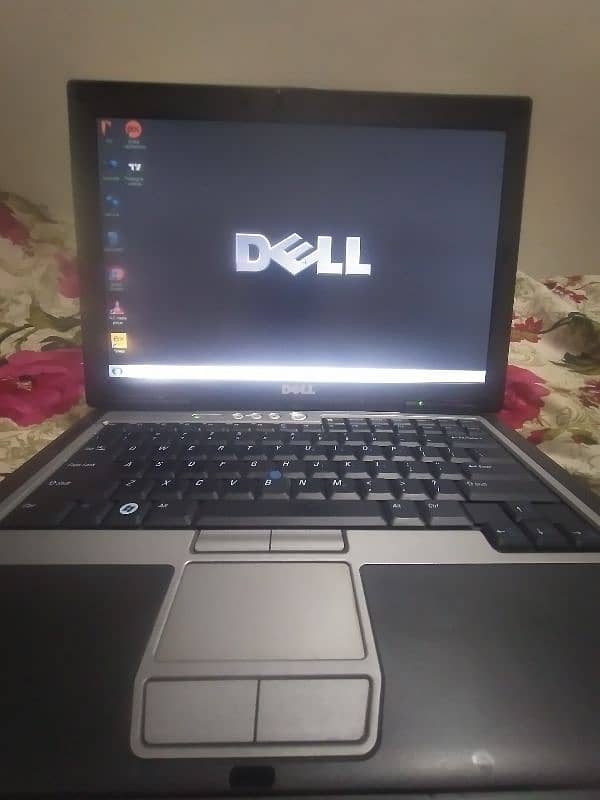 laptop ke sath 5 item free 1