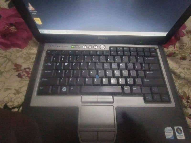 laptop ke sath 5 item free 2