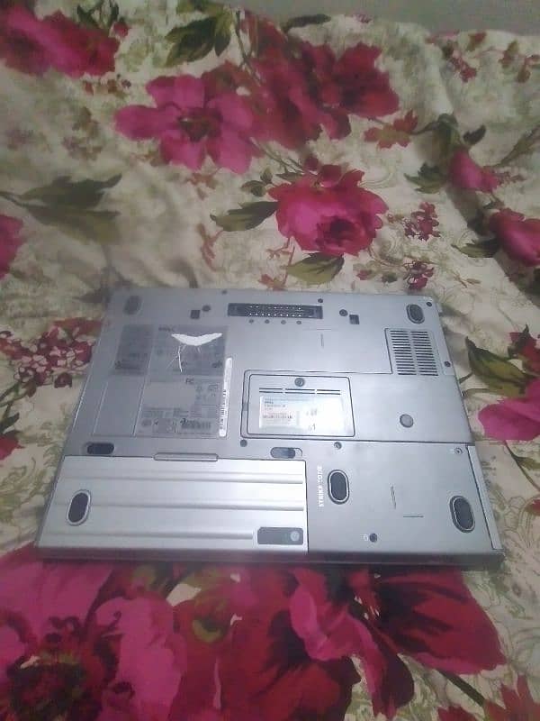 laptop ke sath 5 item free 5