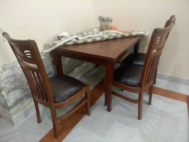 Dinning Table with 4 chairs 1