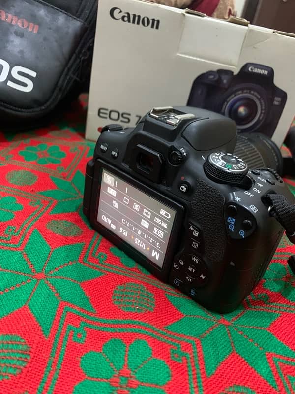 canon 750d with box 2