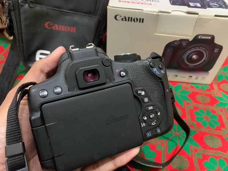 canon 750d with box 4