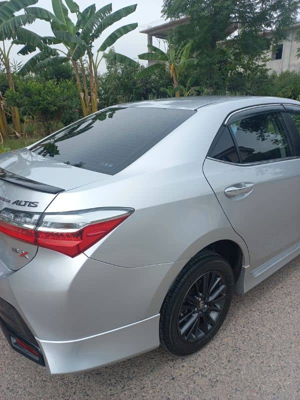 Toyota Altis Grande X CVT i, 1.8 Black interior 7