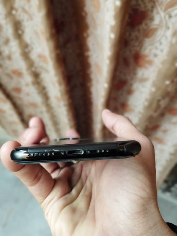 Iphone 11 pro 256 gb pta approved 6