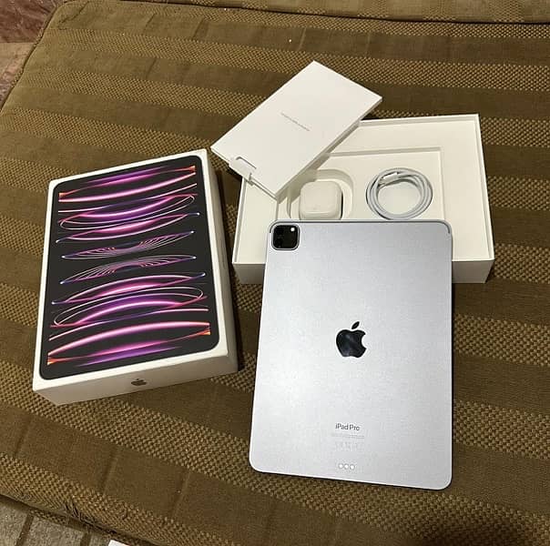 ipad pro m2 chip 128 GB 11 inch 1