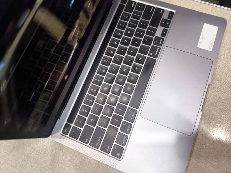 M1 M2 M3 Apple MacBook Pro air 10/10 condition 2